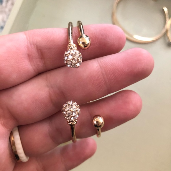 ☀️ Set of 6 Gold Tone Bracelets - Picture 3 of 4